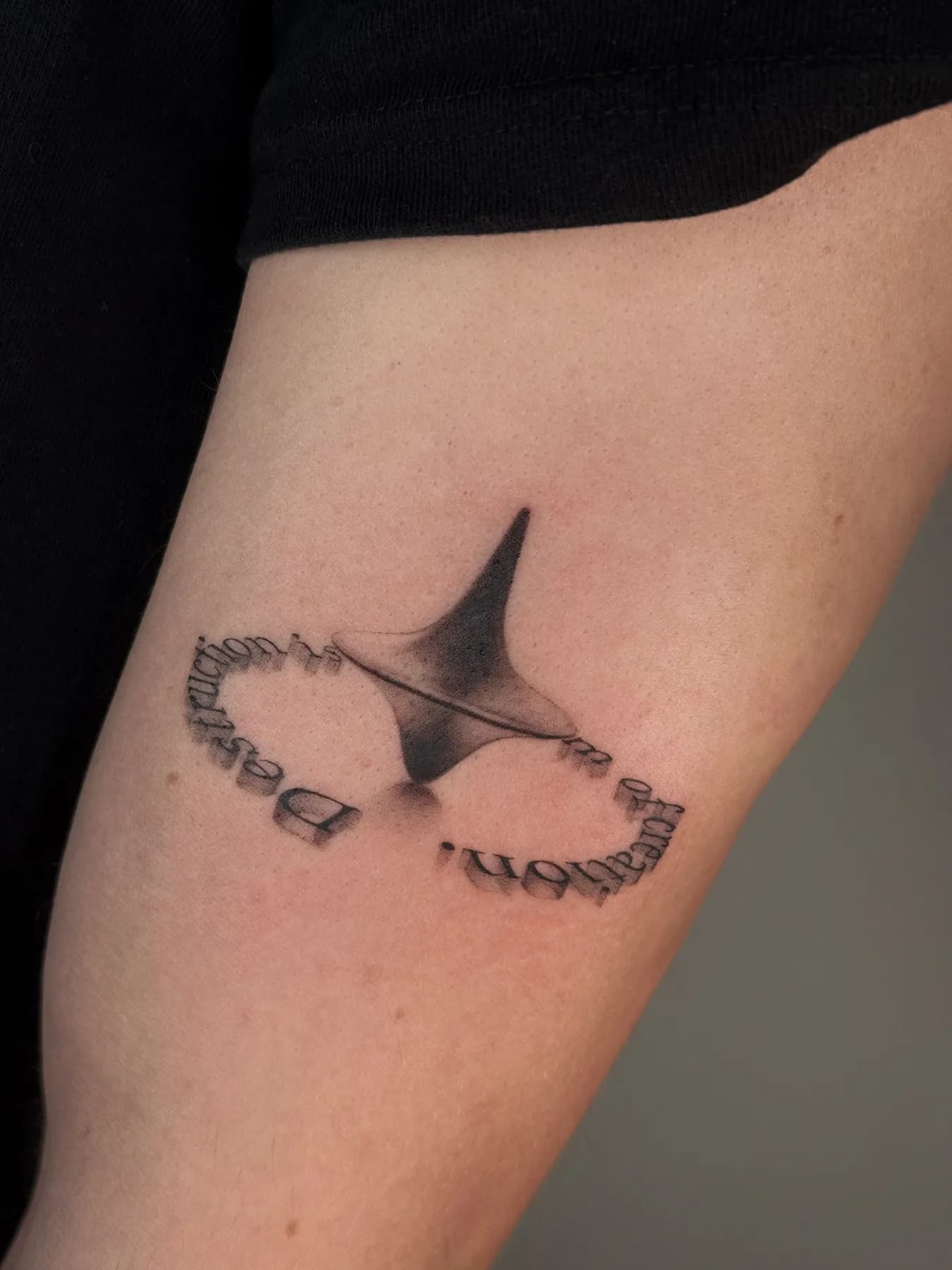 Tattoo by Nisa, fine line