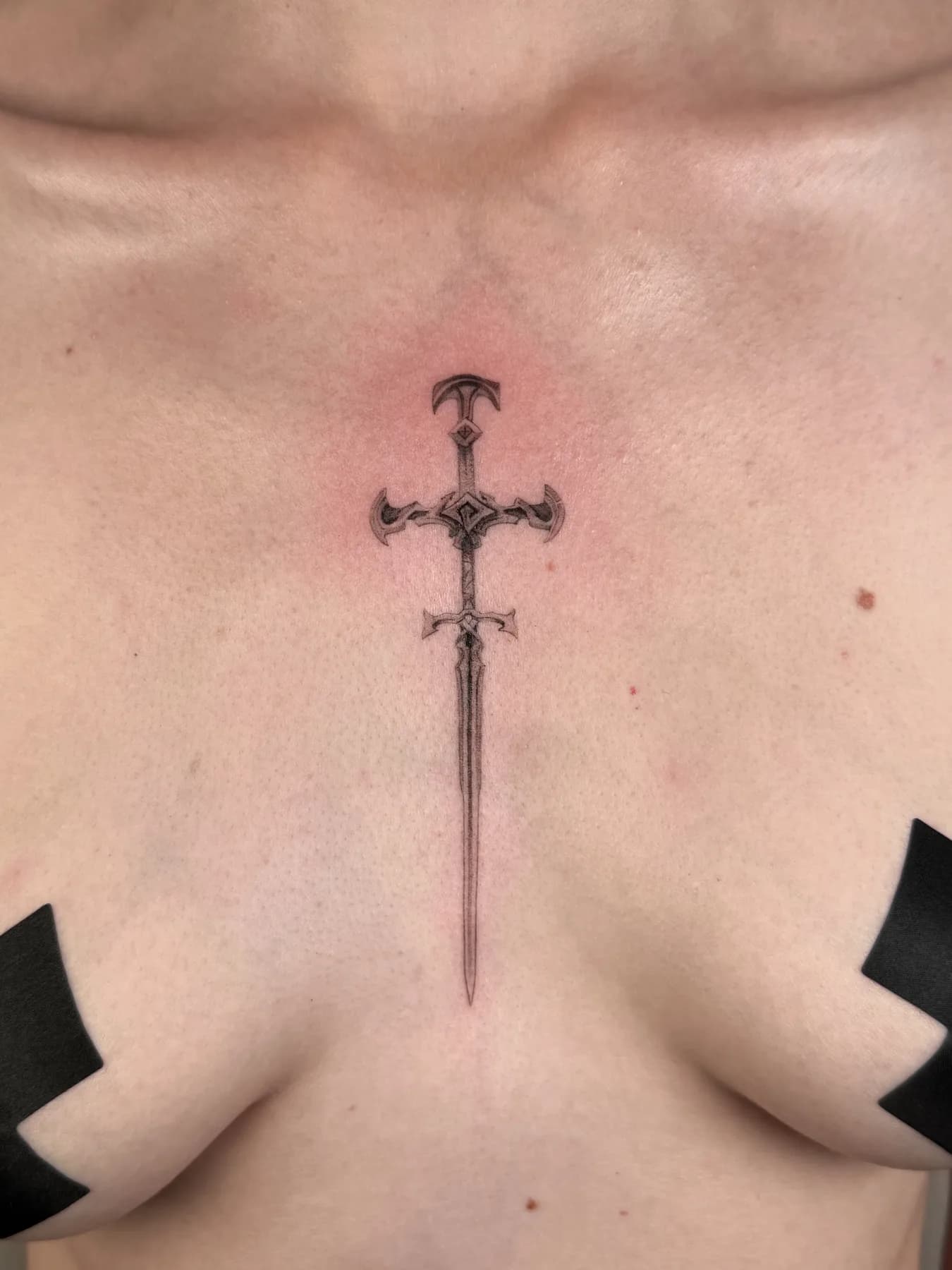 Tattoo by Nisa, fine line