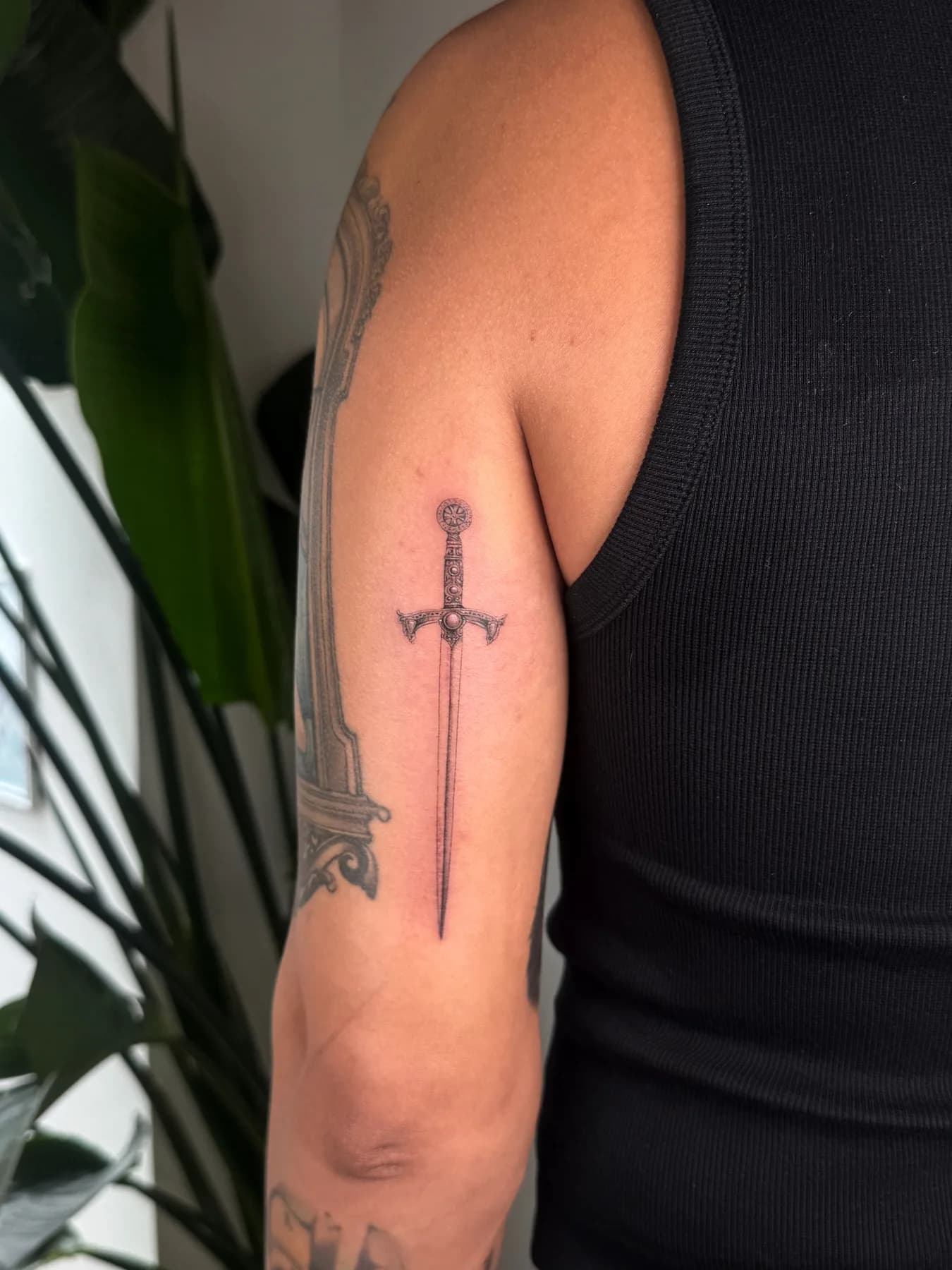 Tattoo by Nisa, fine line