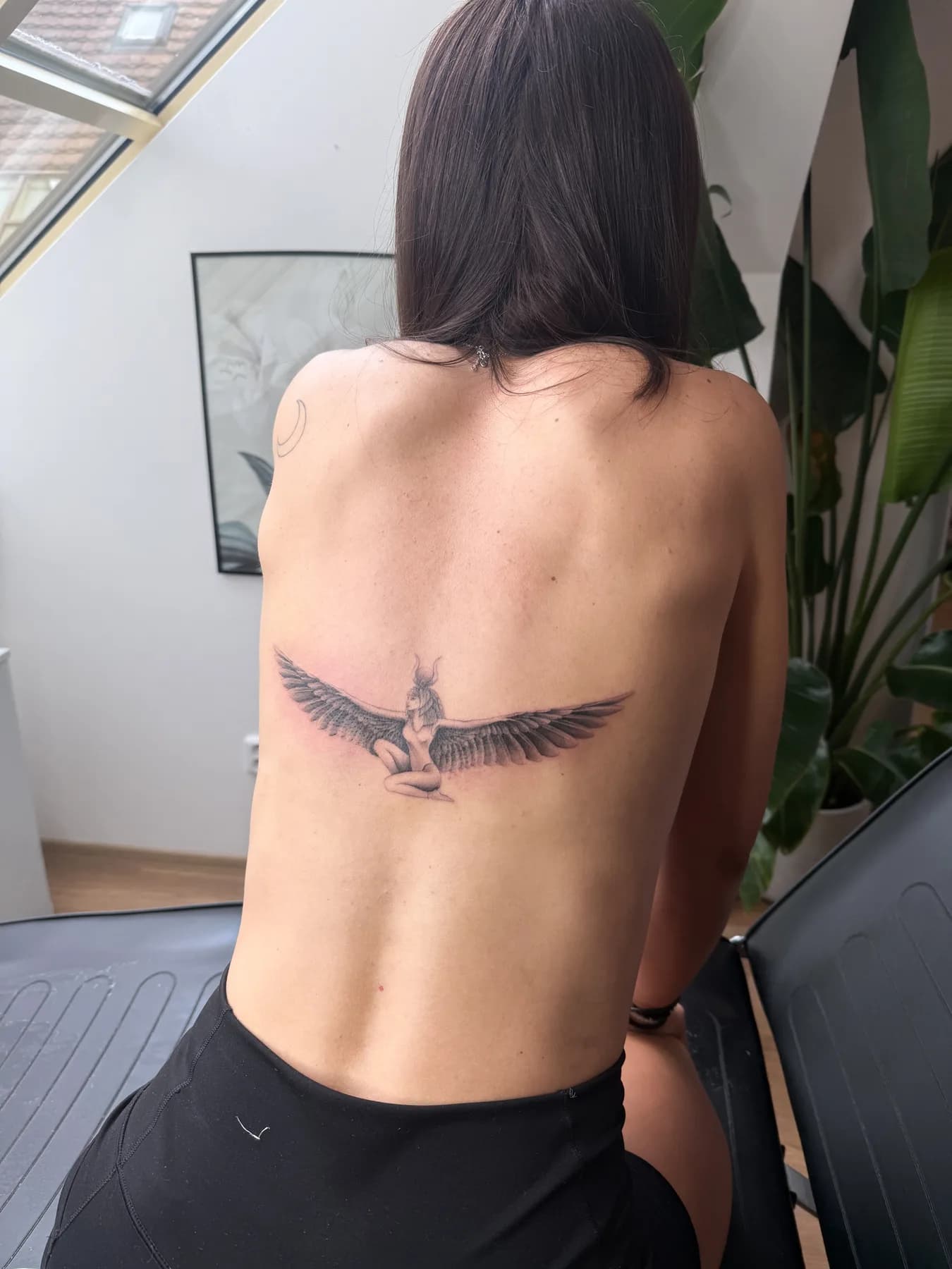 Tattoo by Nisa, fine line